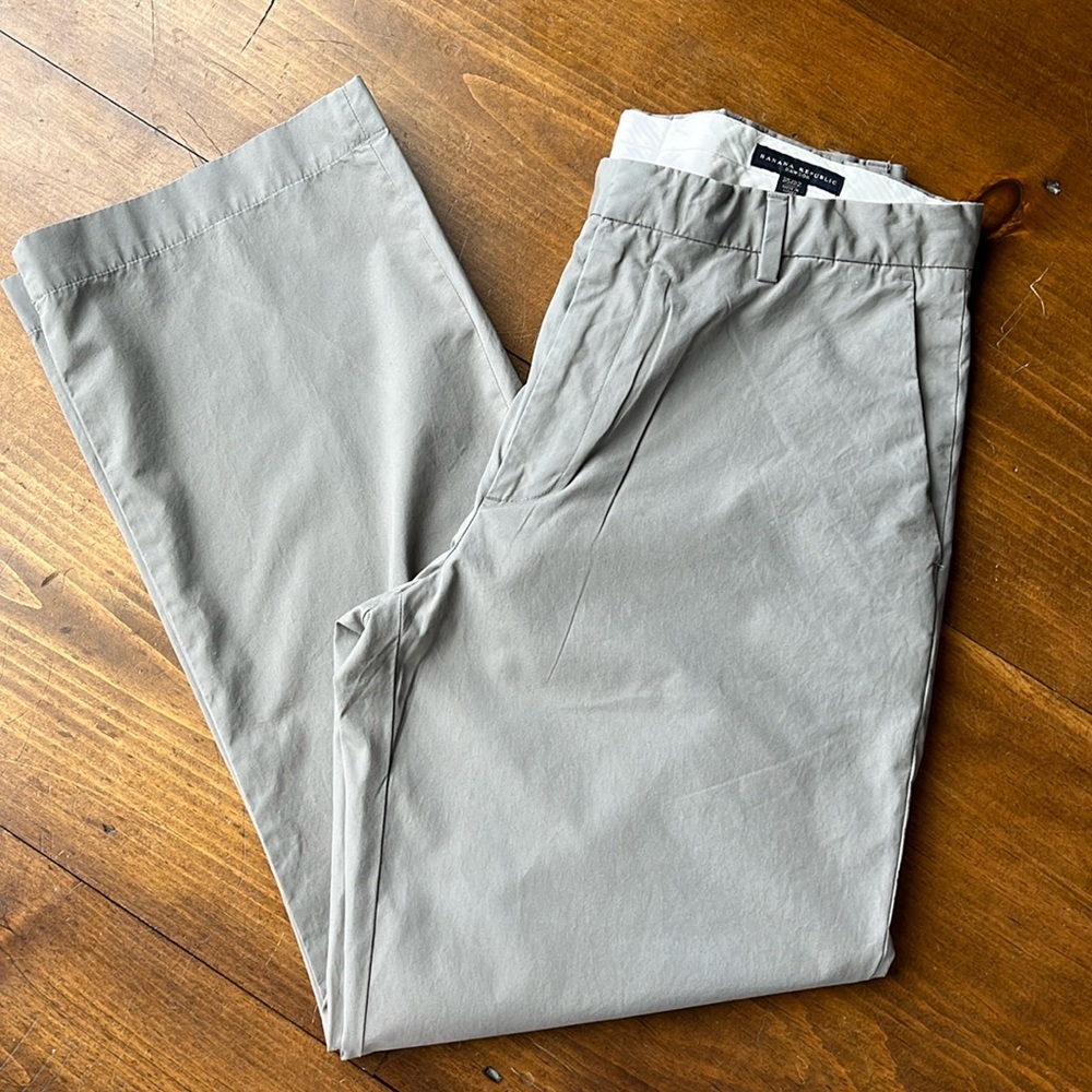 Banana Republic Dawson Khaki - Sz 35/32